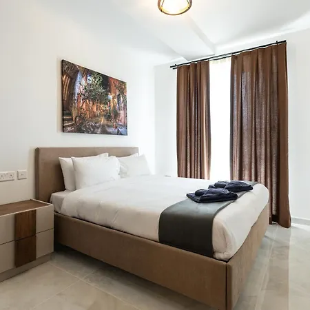Bright 3-bedroom With Sea Views& Terrace 세인트폴스베이