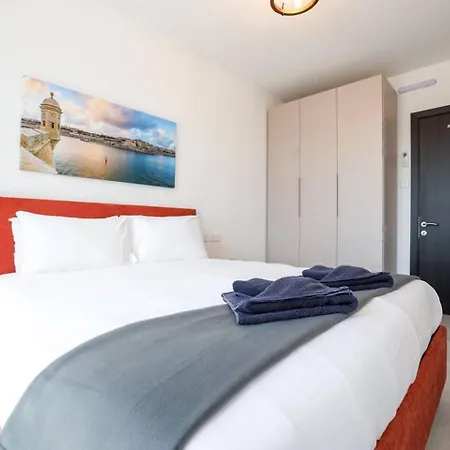 Bright 3-bedroom With Sea Views& Terrace 세인트폴스베이