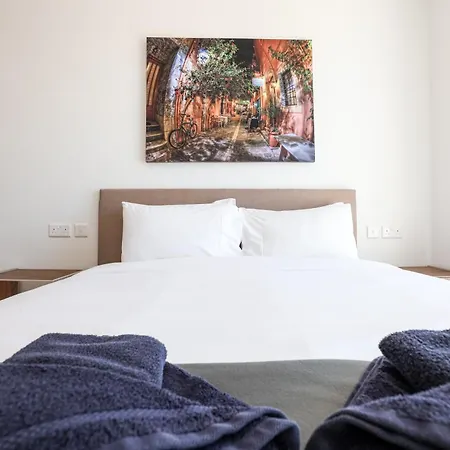 아파트 Bright 3-bedroom With Sea Views& Terrace