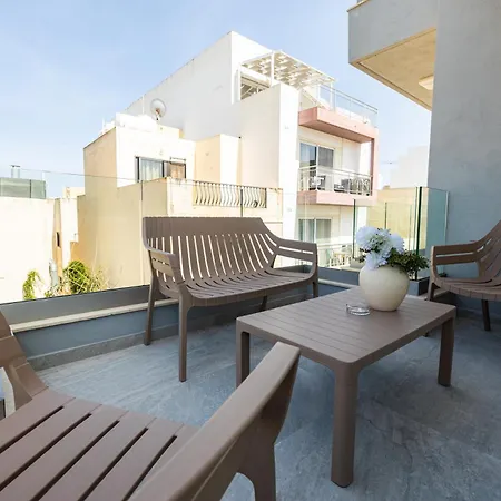 Bright 3-bedroom With Sea Views& Terrace 세인트폴스베이