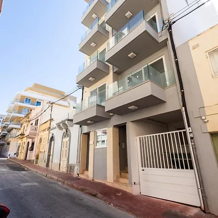 Bright 3-bedroom With Sea Views& Terrace *